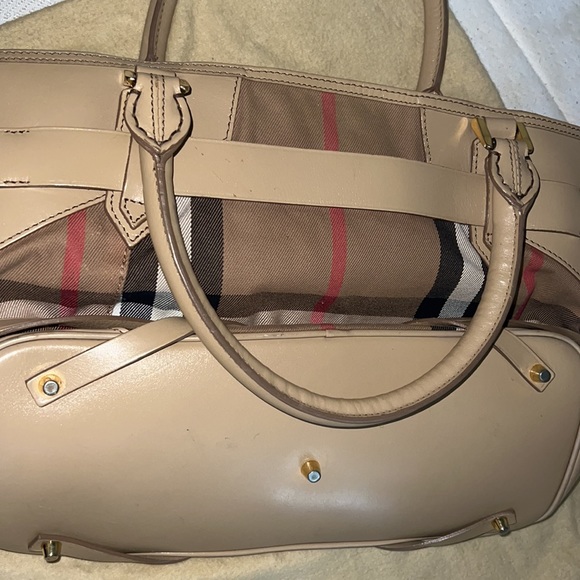 Burberry handbag with matching wallet - Picture 5 of 6